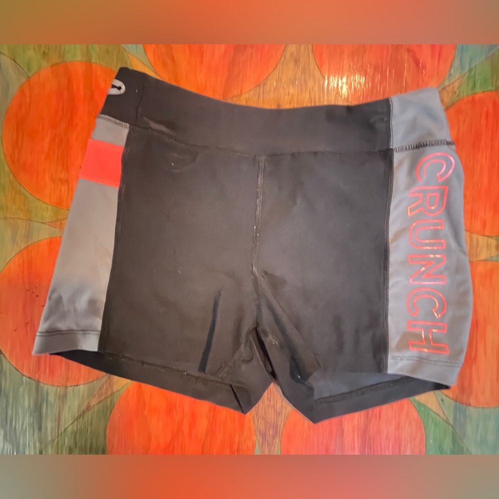 CRUNCH Womens STRETCH Workout ATHLETIC SHORTS SIZE Medium Black Orange.